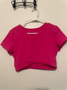 Women’s Fuchsia Short Sleeve Crop Top